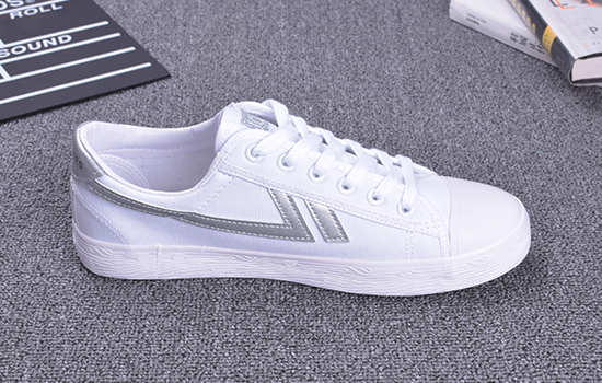 老北京布鞋，京城印象布鞋，72111C白银